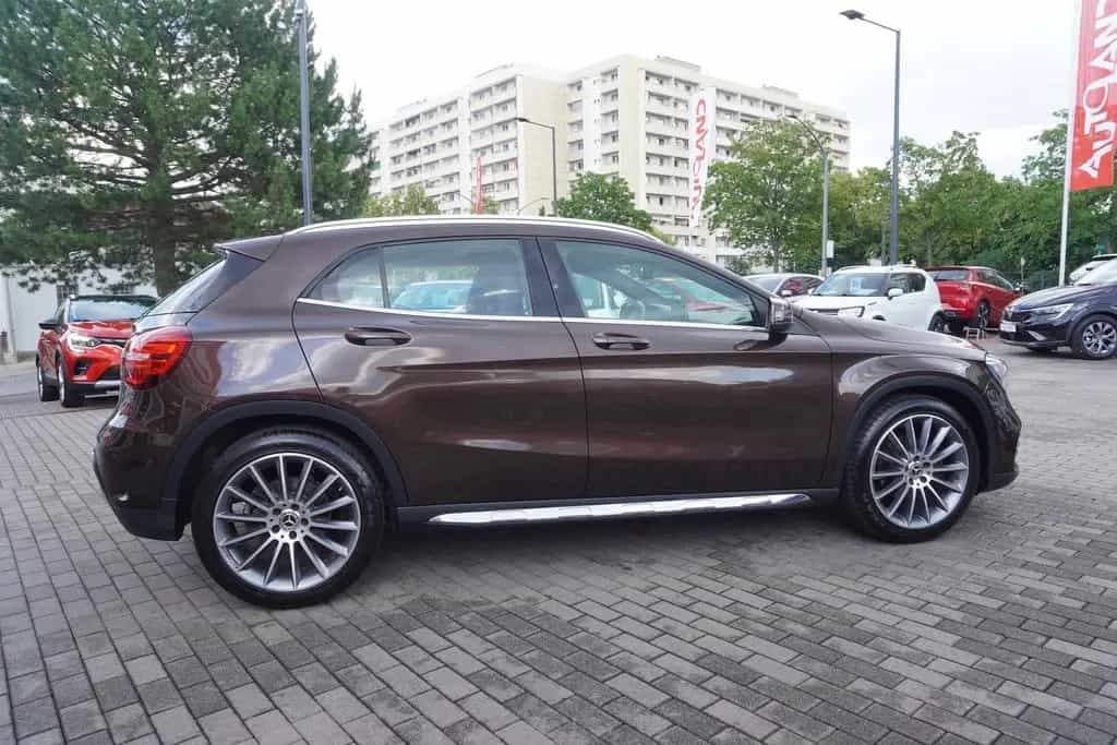 Mercedes-Benz GLA 180 Autom. AMG Line LED Navi AHK Alcantara 10/2018-photo-6