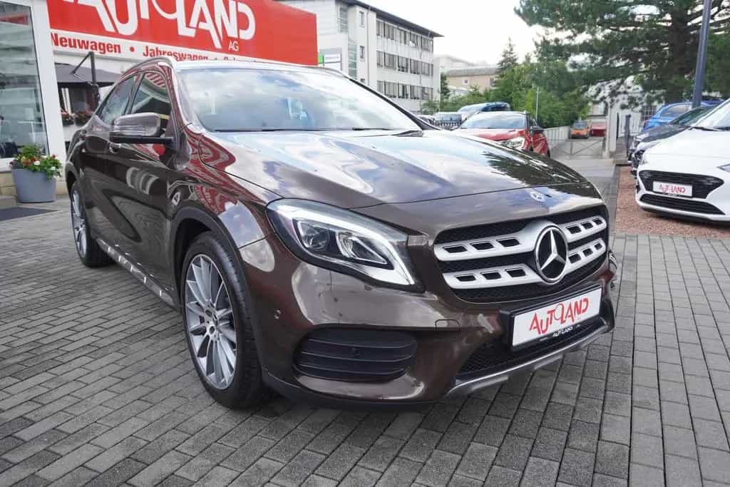 Mercedes-Benz GLA 180 Autom. AMG Line LED Navi AHK Alcantara 10/2018-photo-7