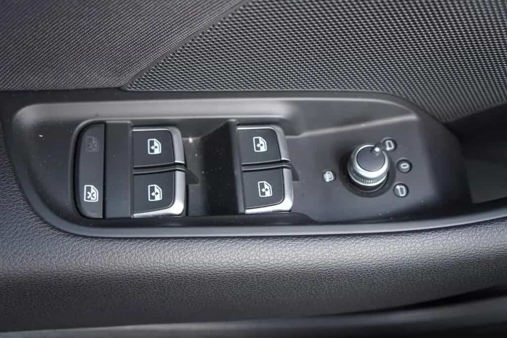 Audi A3 30 TFSI sport Bi-Xenon Navi Sitzheizung PDC 06/2018-photo-14
