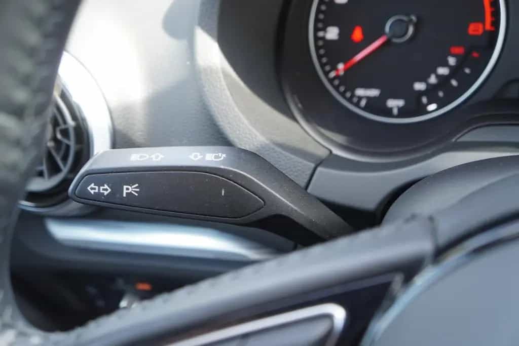 Audi A3 30 TFSI sport Bi-Xenon Navi Sitzheizung PDC 06/2018-photo-19
