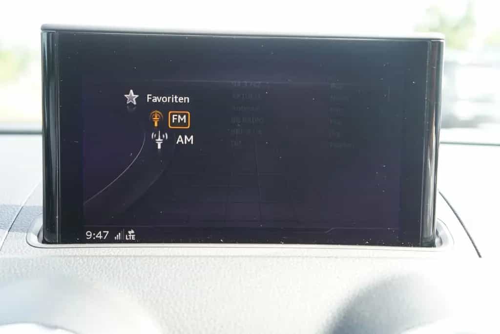 Audi A3 30 TFSI sport Bi-Xenon Navi Sitzheizung PDC 06/2018-photo-28
