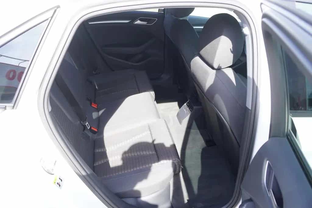 Audi A3 30 TFSI sport Bi-Xenon Navi Sitzheizung PDC 06/2018-photo-31