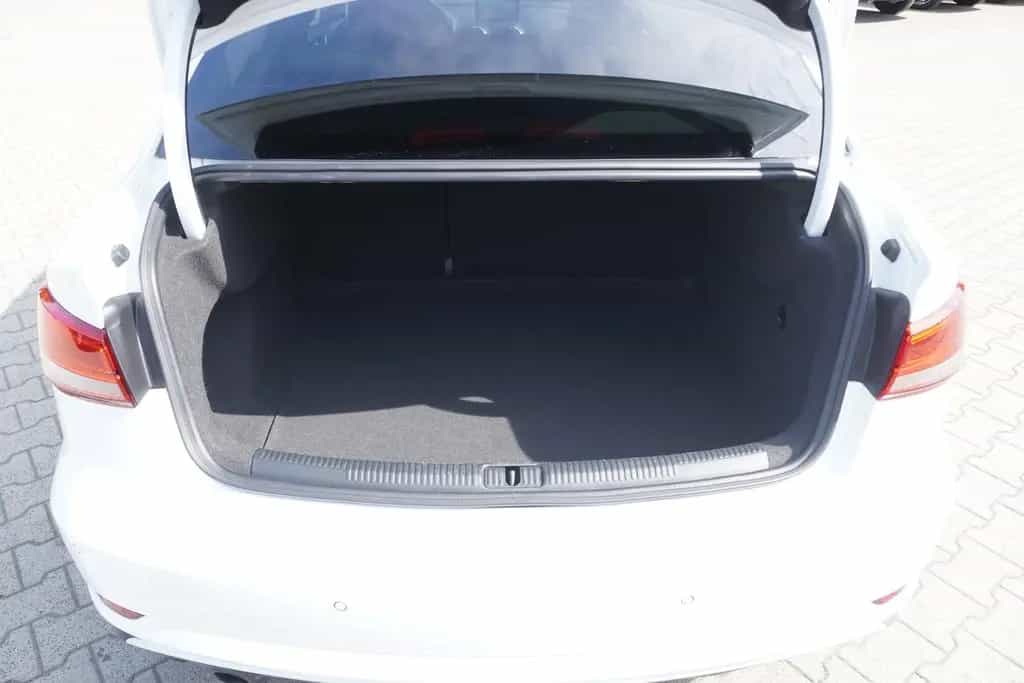 Audi A3 30 TFSI sport Bi-Xenon Navi Sitzheizung PDC 06/2018-photo-32