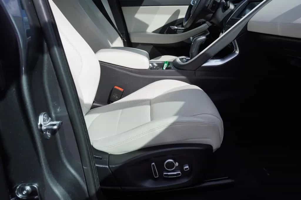 Jaguar E-Pace P300 R-Dynamic AWD ACC Panorama 360° LED 10/2019-photo-12