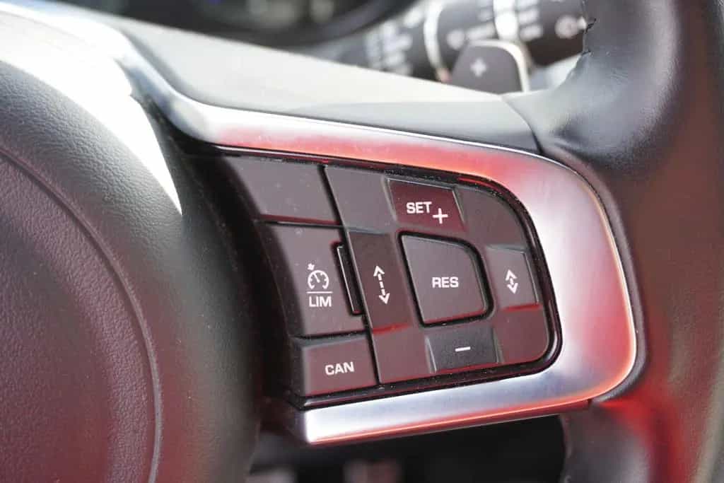 Jaguar E-Pace P300 R-Dynamic AWD ACC Panorama 360° LED 10/2019-photo-16