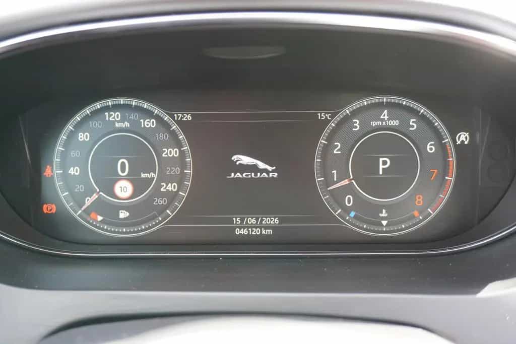 Jaguar E-Pace P300 R-Dynamic AWD ACC Panorama 360° LED 10/2019-photo-19