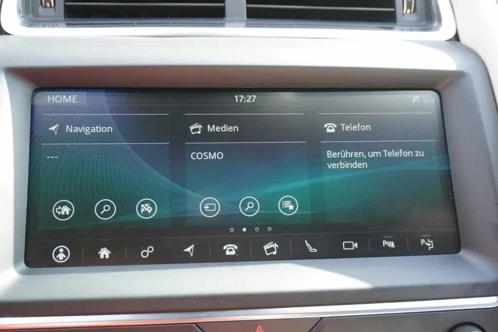Jaguar E-Pace P300 R-Dynamic AWD ACC Panorama 360° LED 10/2019-photo-22