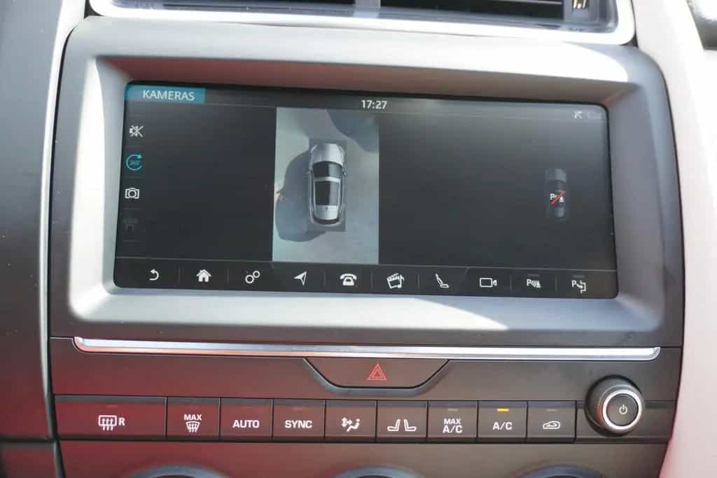 Jaguar E-Pace P300 R-Dynamic AWD ACC Panorama 360° LED 10/2019-photo-25