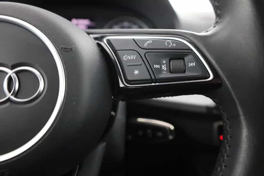 Audi Q2 30 TFSI LED Navi Sitzheizung Kamera AHK 11/2020-photo-16
