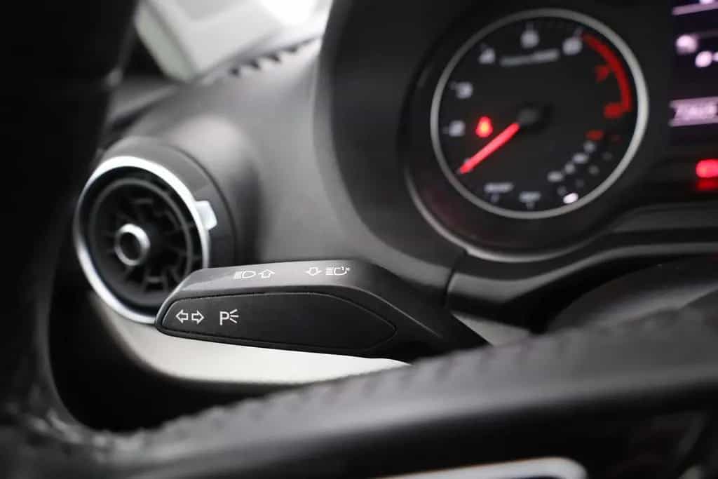 Audi Q2 30 TFSI LED Navi Sitzheizung Kamera AHK 11/2020-photo-18