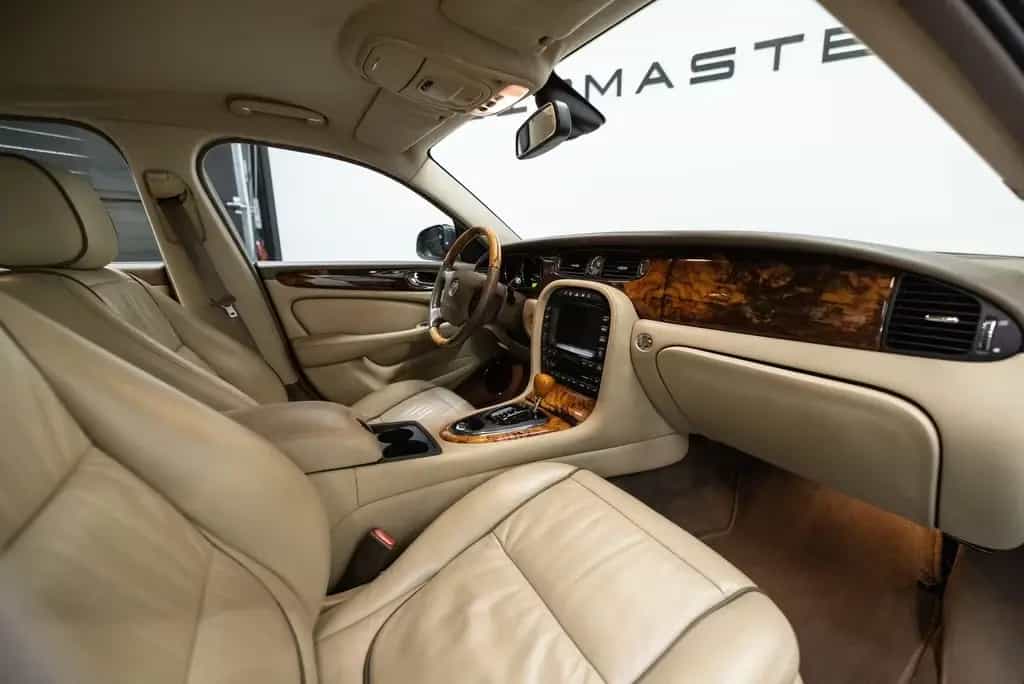 Jaguar XJ 4.2 V8 Executive Fiscale waarde € 6.000,- 04/2008-photo-1