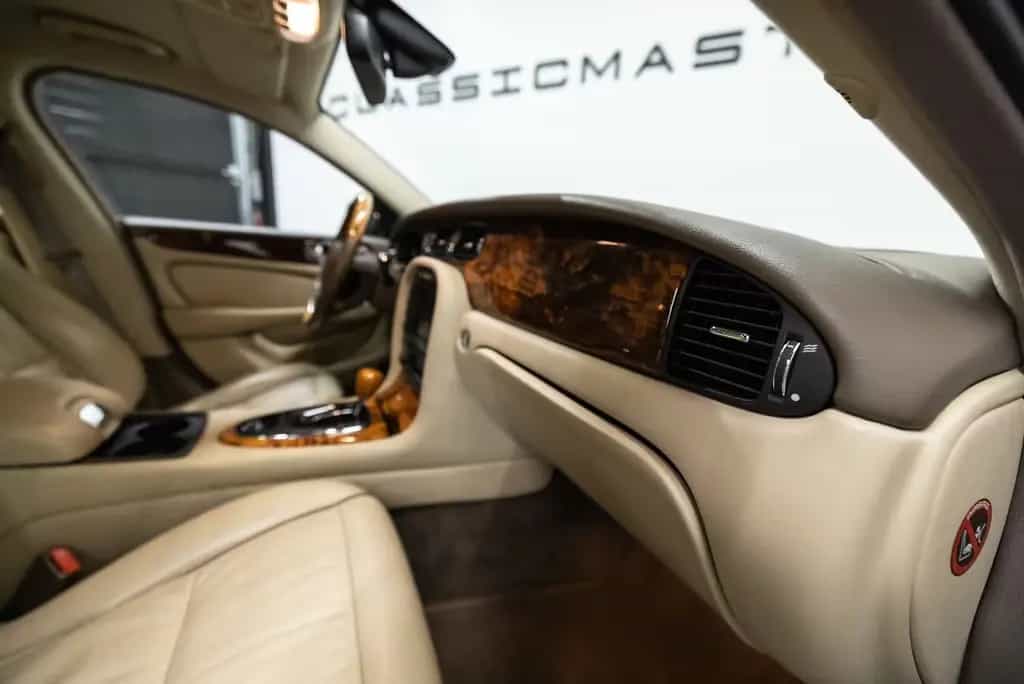 Jaguar XJ 4.2 V8 Executive Fiscale waarde € 6.000,- 04/2008-photo-12