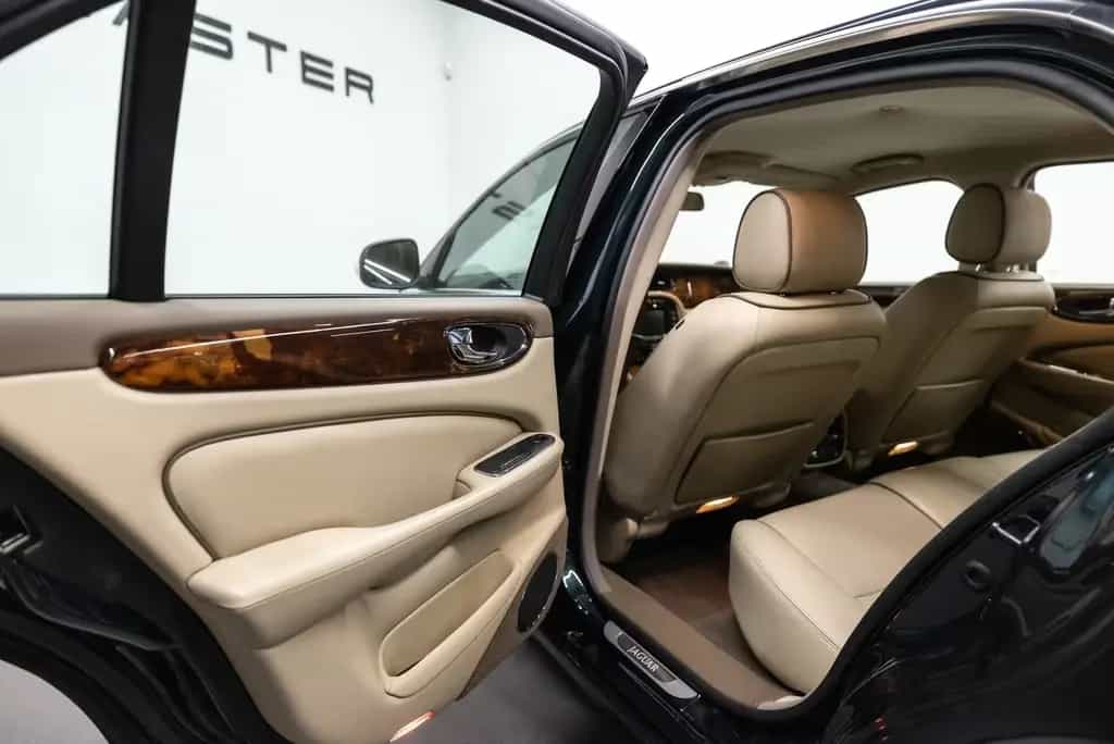 Jaguar XJ 4.2 V8 Executive Fiscale waarde € 6.000,- 04/2008-photo-18