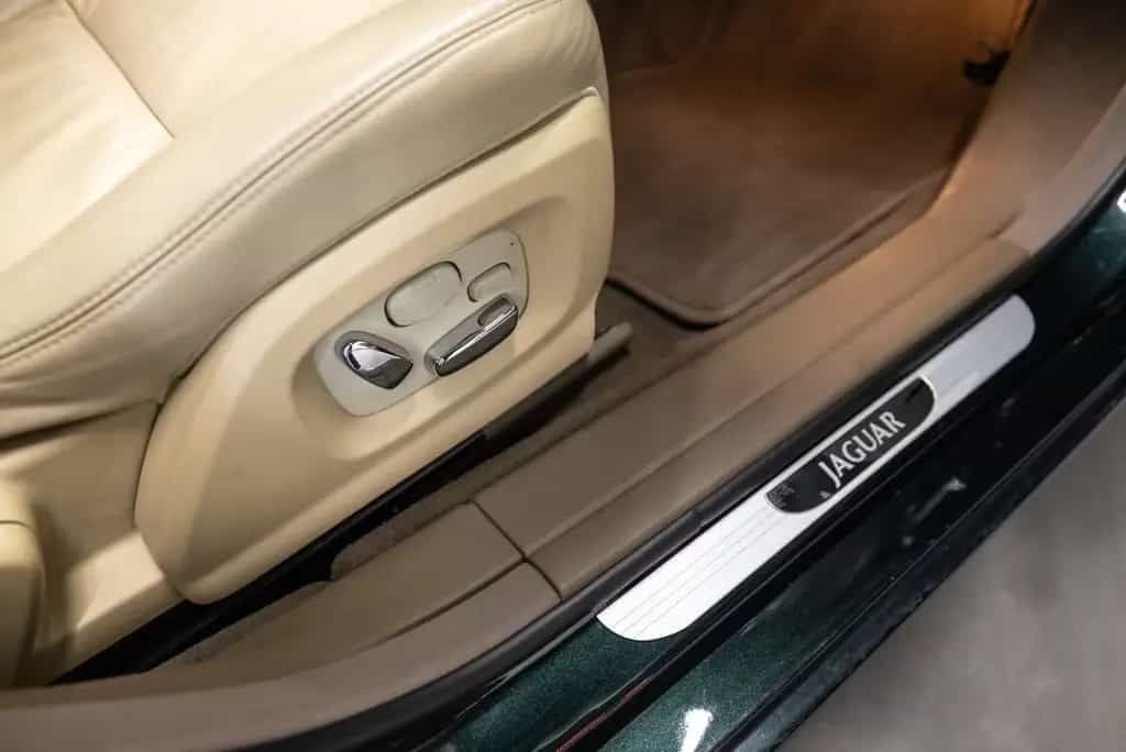 Jaguar XJ 4.2 V8 Executive Fiscale waarde € 6.000,- 04/2008-photo-34
