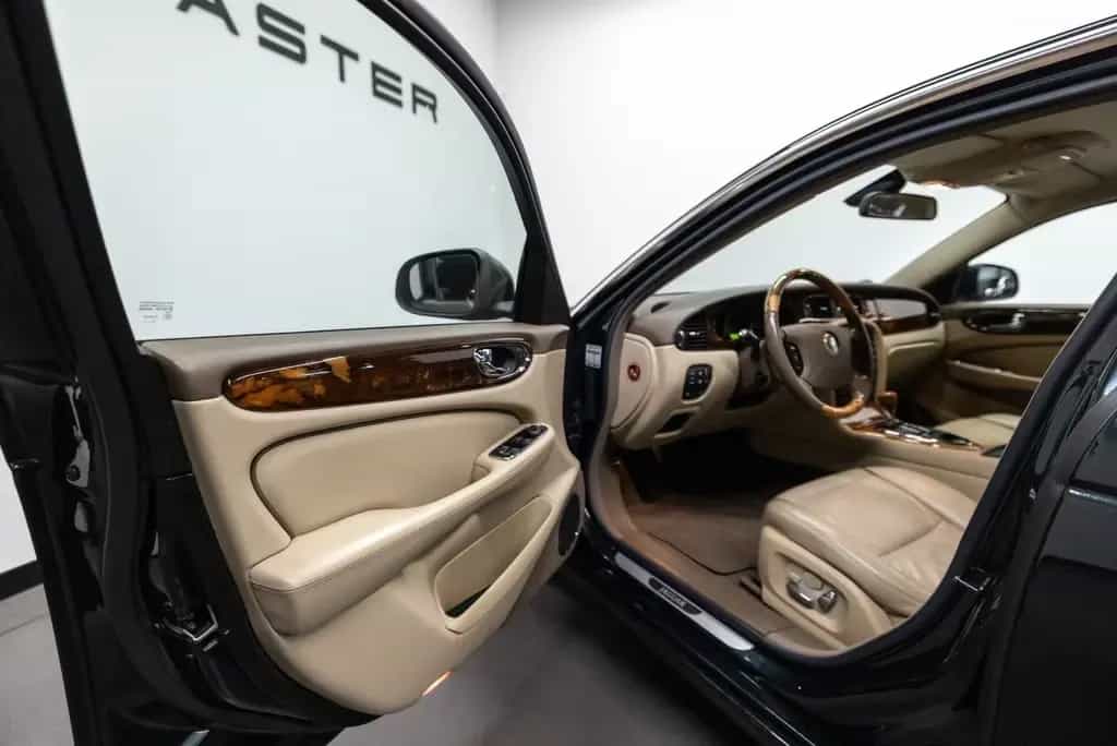 Jaguar XJ 4.2 V8 Executive Fiscale waarde € 6.000,- 04/2008-photo-38
