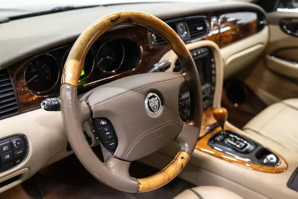 Jaguar XJ 4.2 V8 Executive Fiscale waarde € 6.000,- 04/2008-photo-39
