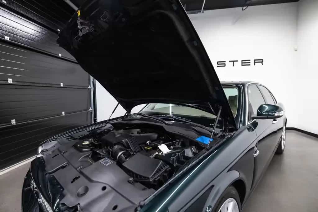 Jaguar XJ 4.2 V8 Executive Fiscale waarde € 6.000,- 04/2008-photo-40