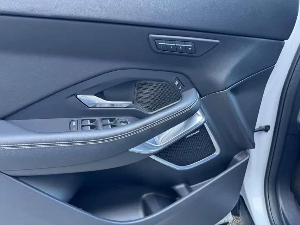 Jaguar E-Pace D180 R-Dynamic SE AWD/Leder/Kam/eSitze 11/2020-photo-9