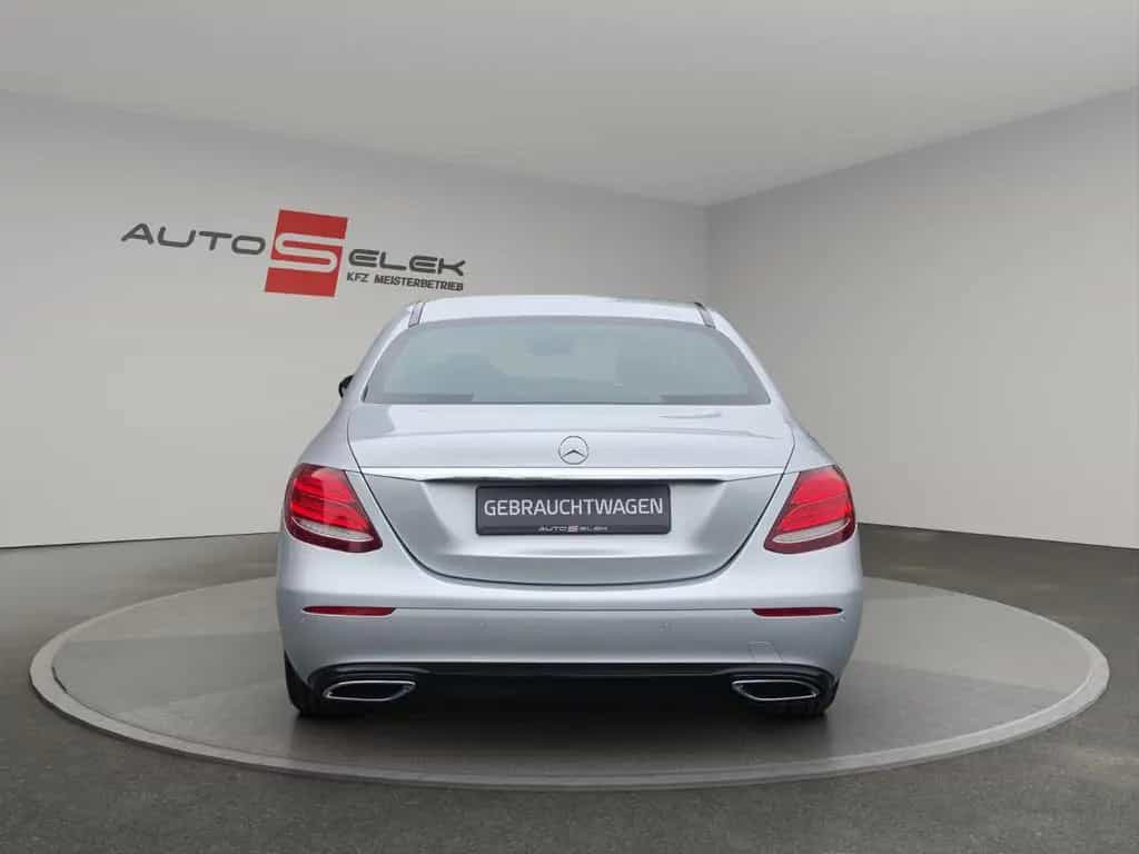 Mercedes-Benz E 350 E Limousine Avantgarde Aus 1.Hand 07/2019-photo-3