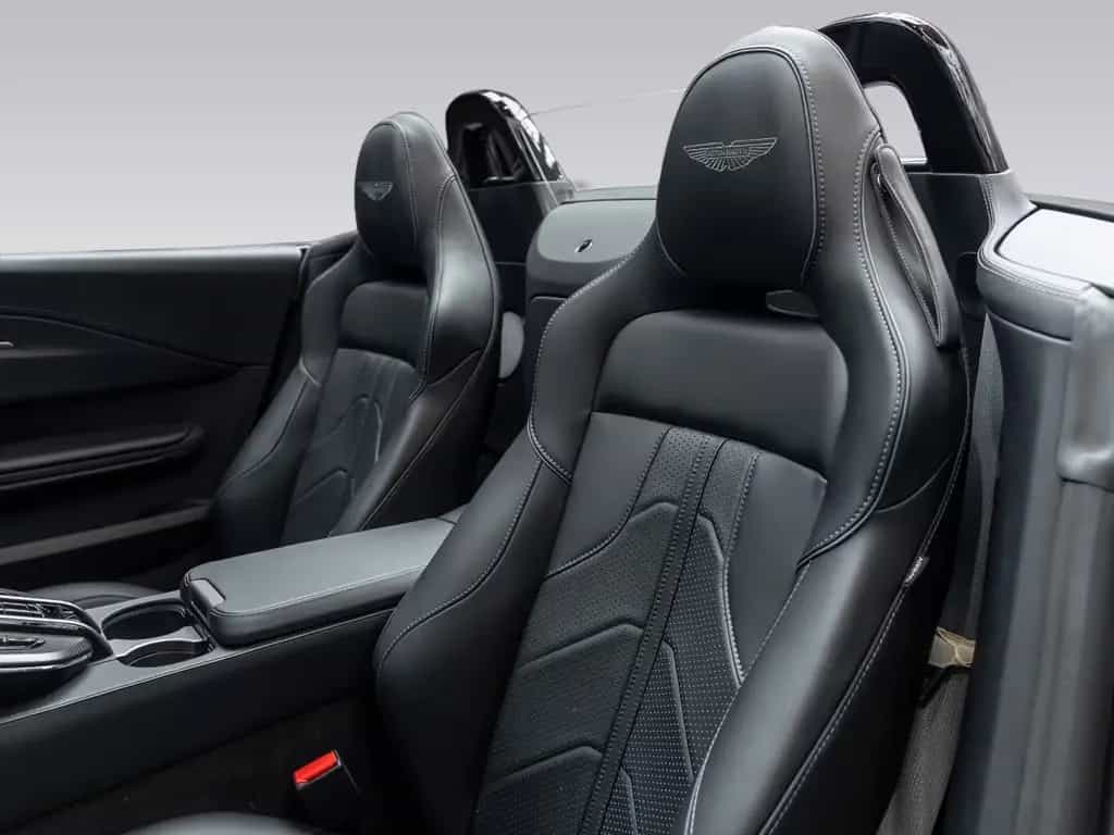 Aston Martin V8 Vantage 08/2025-photo-10