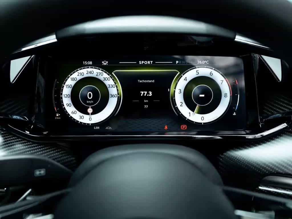 Aston Martin V8 Vantage 08/2025-photo-13