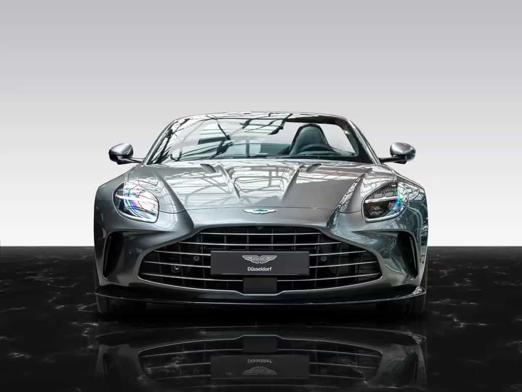Aston Martin V8 Vantage 08/2025-photo-2