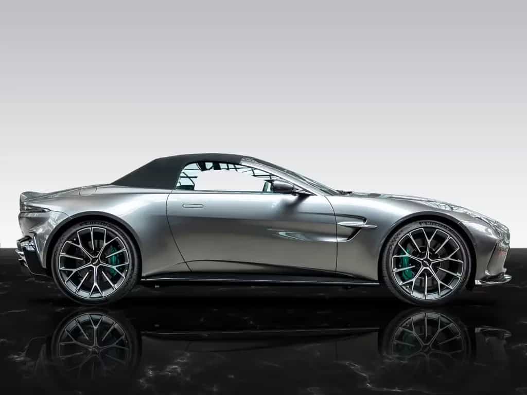 Aston Martin V8 Vantage 08/2025-photo-4