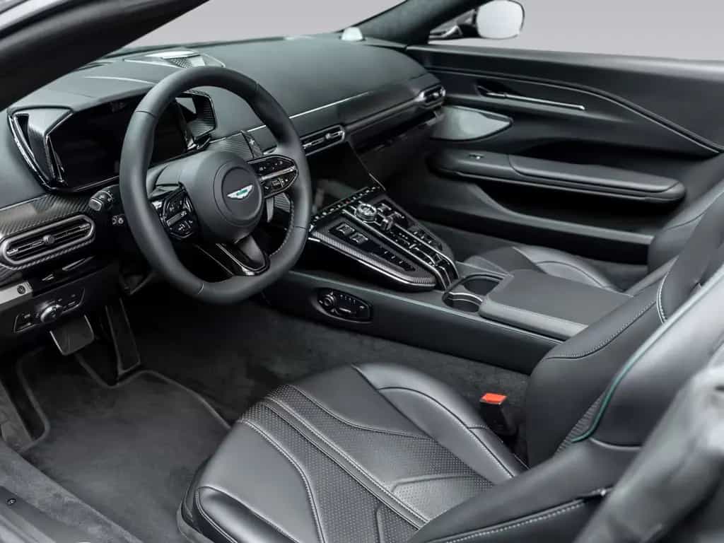 Aston Martin V8 Vantage 08/2025-photo-7