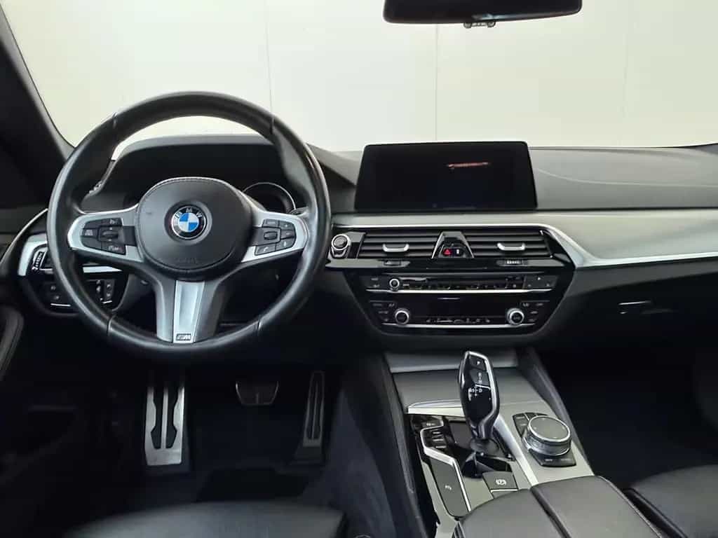 BMW 520 d M Sport,LED,AHK,TOTW,NAVI,MEMORY,DACH,BT 09/2018-photo-9