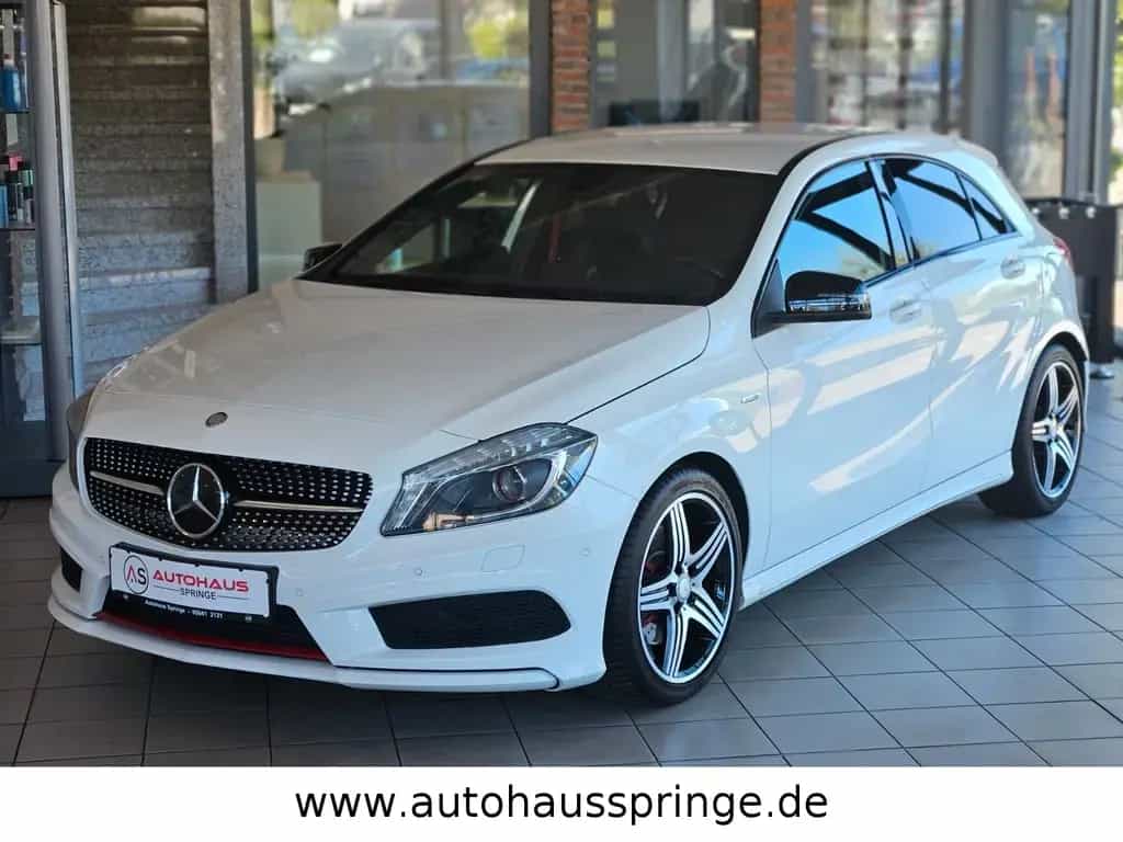 Mercedes-Benz A 250 AMG Line Sport *Alcantara, Scheckheft* 01/2014-photo-0