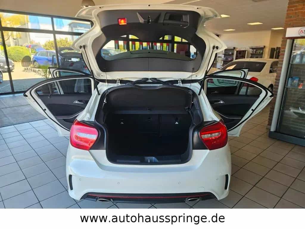 Mercedes-Benz A 250 AMG Line Sport *Alcantara, Scheckheft* 01/2014-photo-13