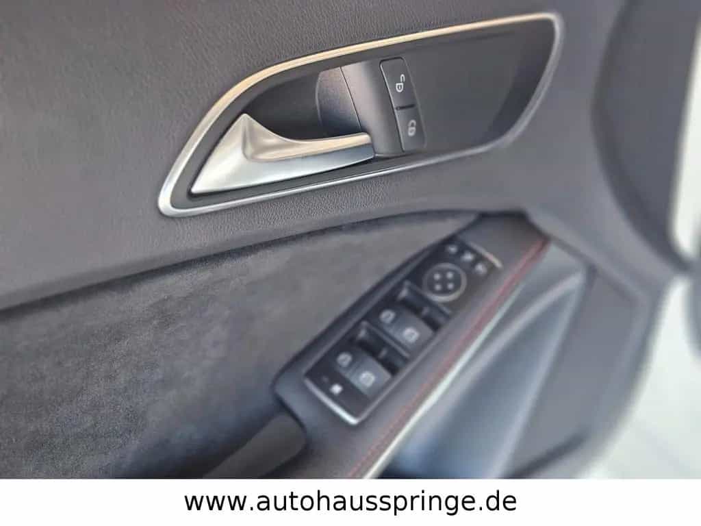 Mercedes-Benz A 250 AMG Line Sport *Alcantara, Scheckheft* 01/2014-photo-15