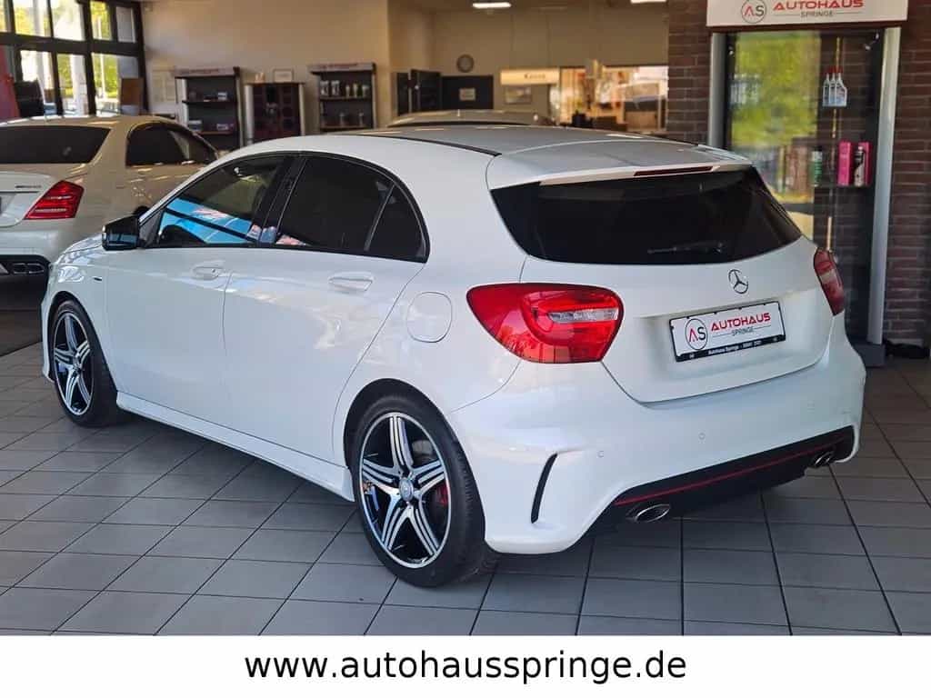 Mercedes-Benz A 250 AMG Line Sport *Alcantara, Scheckheft* 01/2014-photo-2