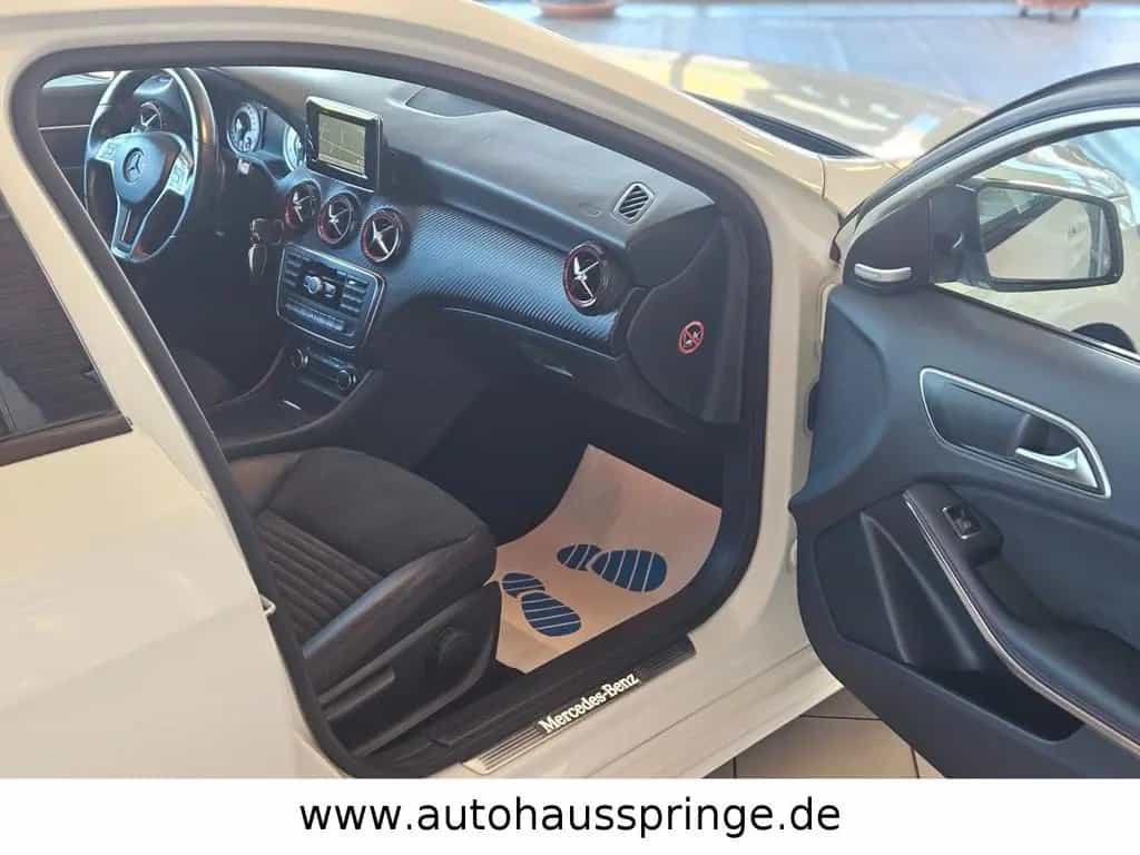 Mercedes-Benz A 250 AMG Line Sport *Alcantara, Scheckheft* 01/2014-photo-21