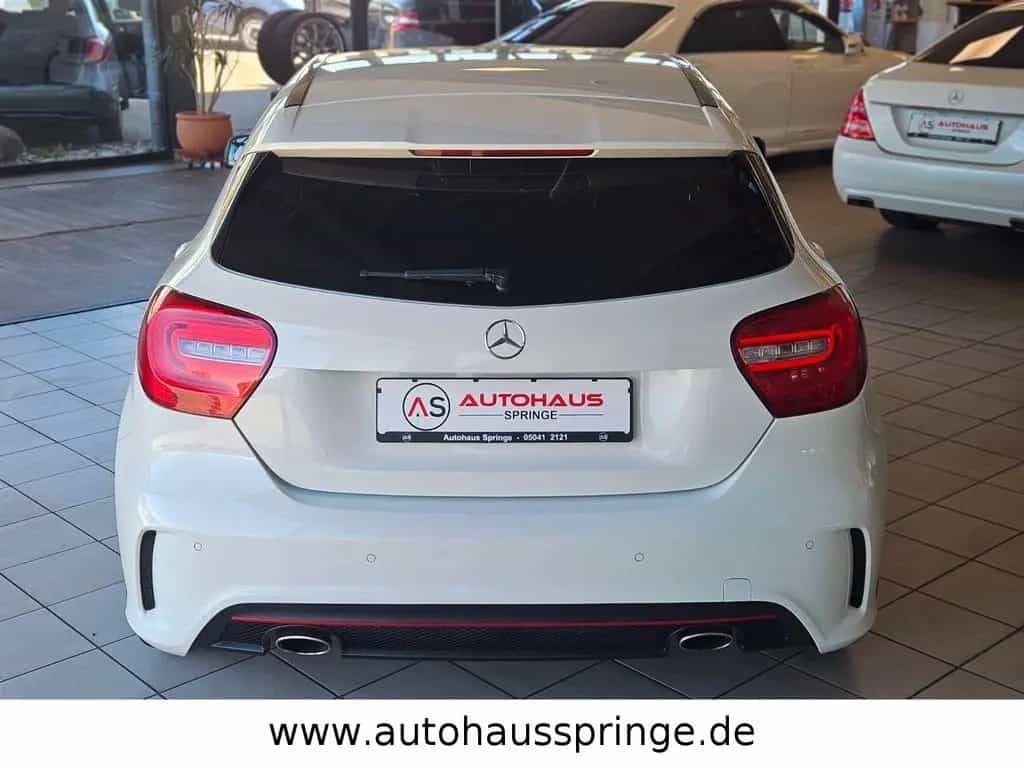 Mercedes-Benz A 250 AMG Line Sport *Alcantara, Scheckheft* 01/2014-photo-3