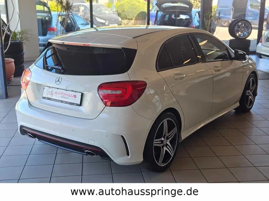Mercedes-Benz A 250 AMG Line Sport *Alcantara, Scheckheft* 01/2014-photo-4