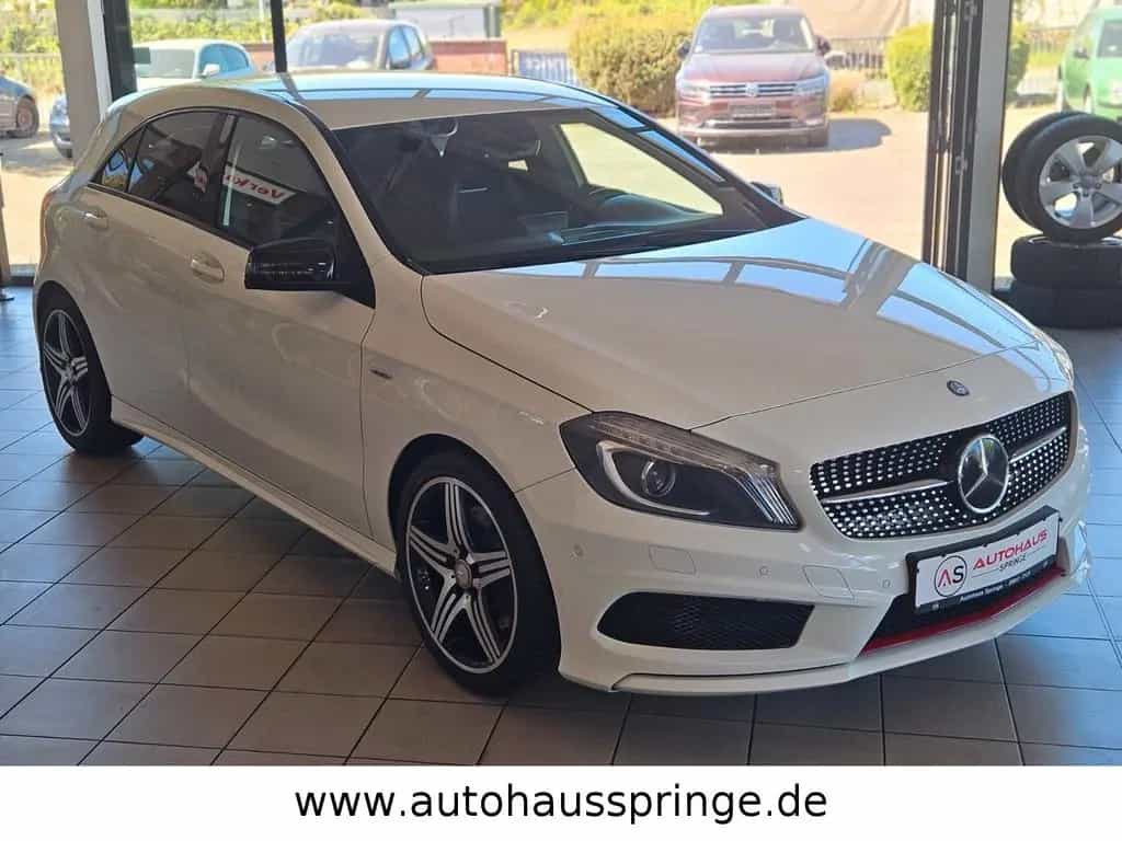 Mercedes-Benz A 250 AMG Line Sport *Alcantara, Scheckheft* 01/2014-photo-5