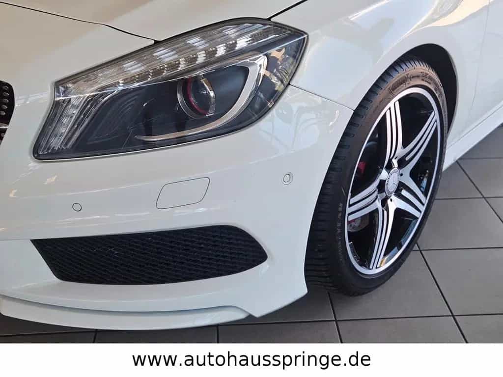 Mercedes-Benz A 250 AMG Line Sport *Alcantara, Scheckheft* 01/2014-photo-8