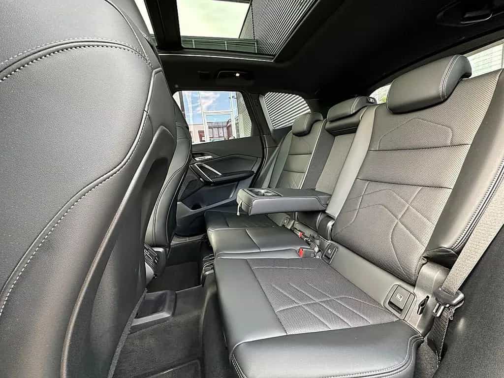 BMW X1 sDrive18i M-Paket Aut. / Pano / Sportsitze 12/2025-photo-14