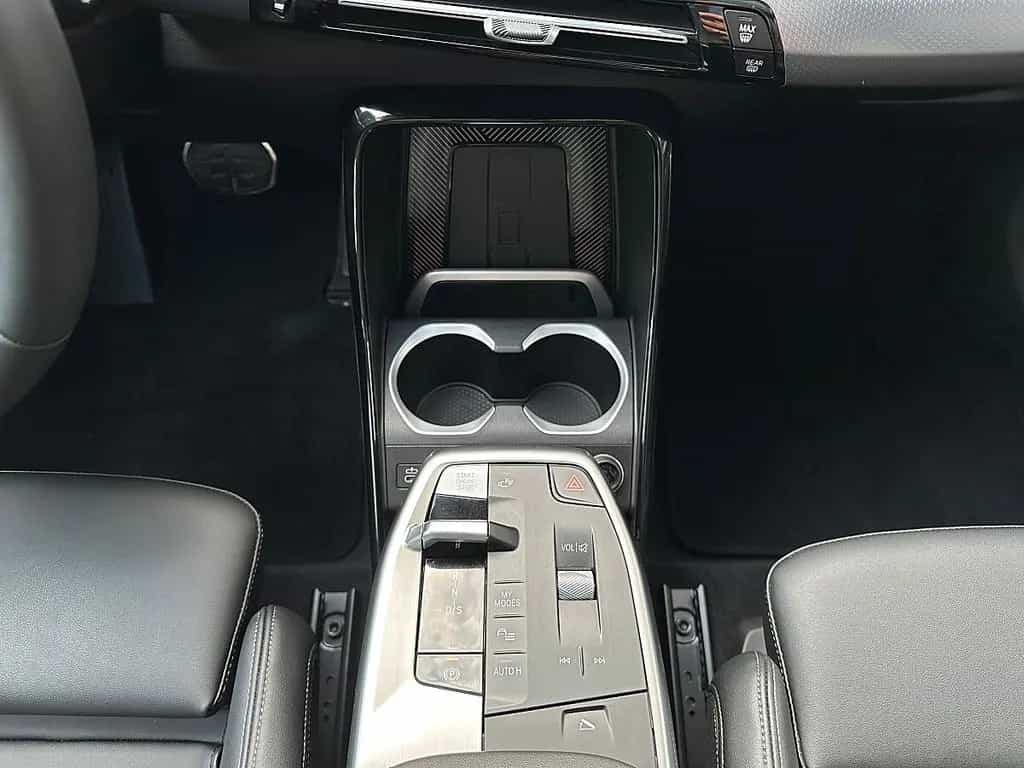 BMW X1 sDrive18i M-Paket Aut. / Pano / Sportsitze 12/2025-photo-23
