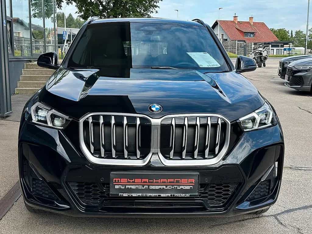 BMW X1 sDrive18i M-Paket Aut. / Pano / Sportsitze 12/2025-photo-3