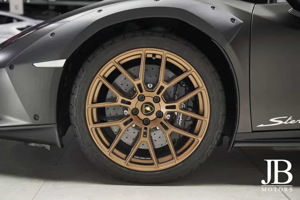 Lamborghini Huracán Sterrato Ad Personam Carbon Seats Kamera 11/2024-photo-12