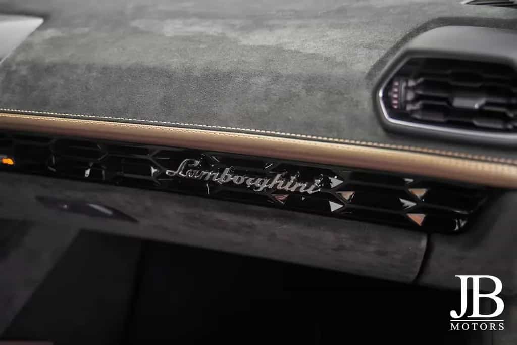 Lamborghini Huracán Sterrato Ad Personam Carbon Seats Kamera 11/2024-photo-24