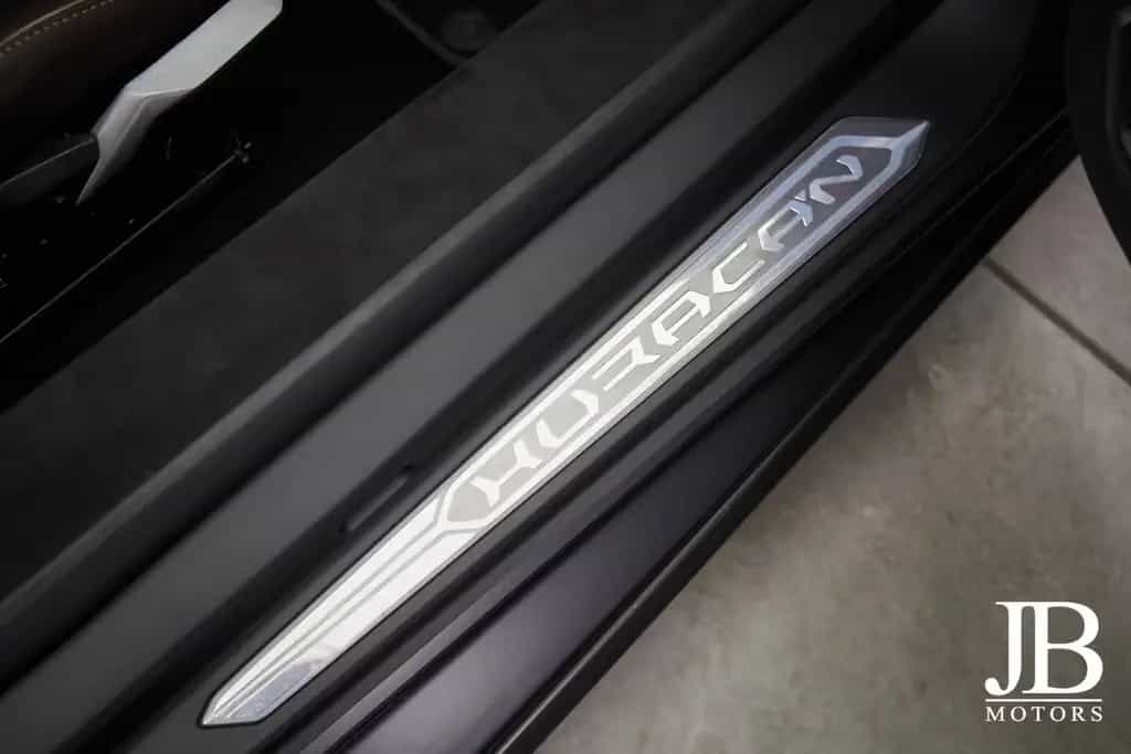 Lamborghini Huracán Sterrato Ad Personam Carbon Seats Kamera 11/2024-photo-27