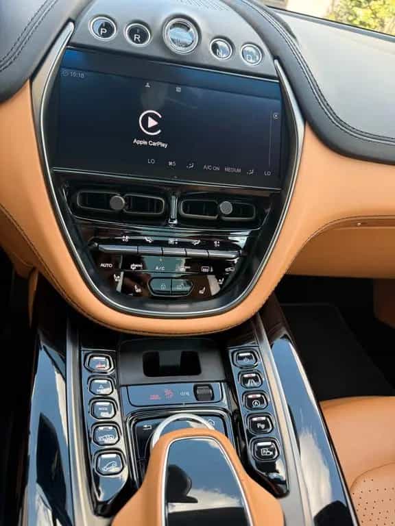 Aston Martin DBX 4.0 V8 07/2021-photo-14
