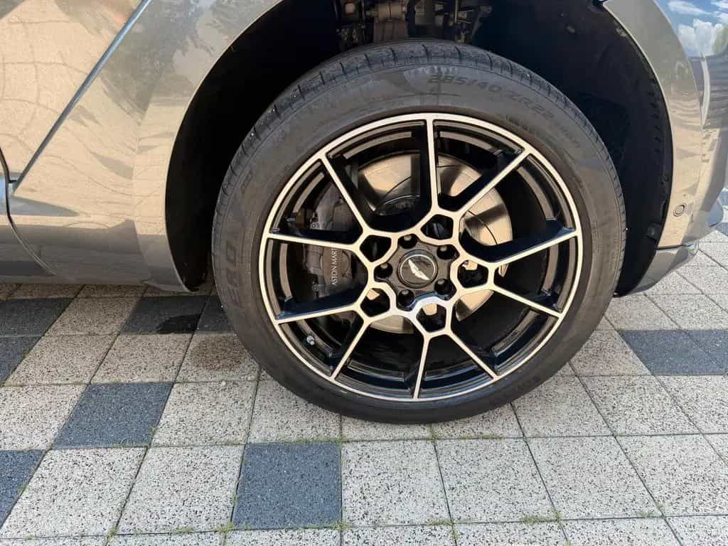 Aston Martin DBX 4.0 V8 07/2021-photo-16