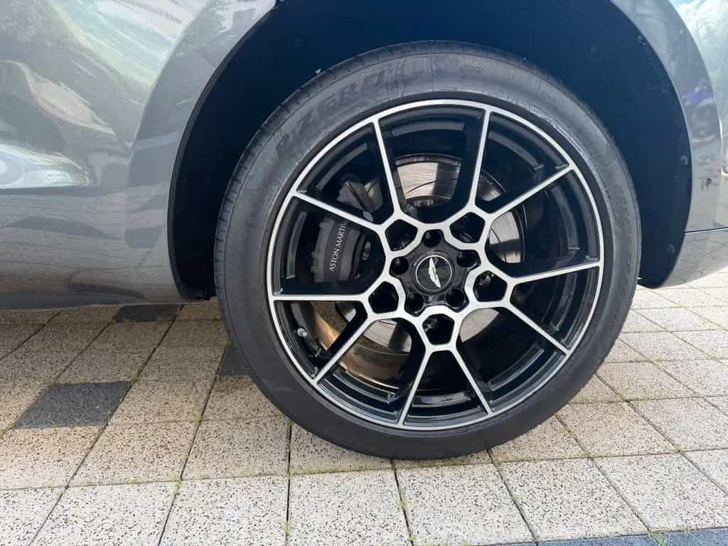 Aston Martin DBX 4.0 V8 07/2021-photo-18