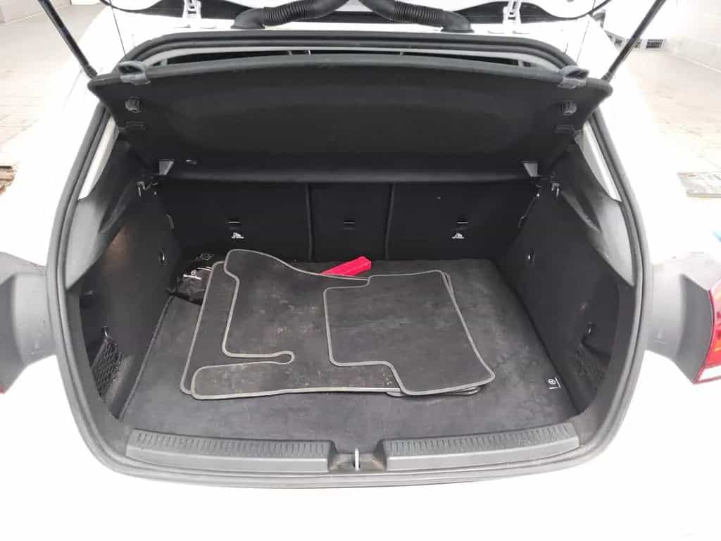 Mercedes-Benz A 200 d AMG-Line Navi LED Rückfahrkamera PDC Shz 07/2021-photo-11