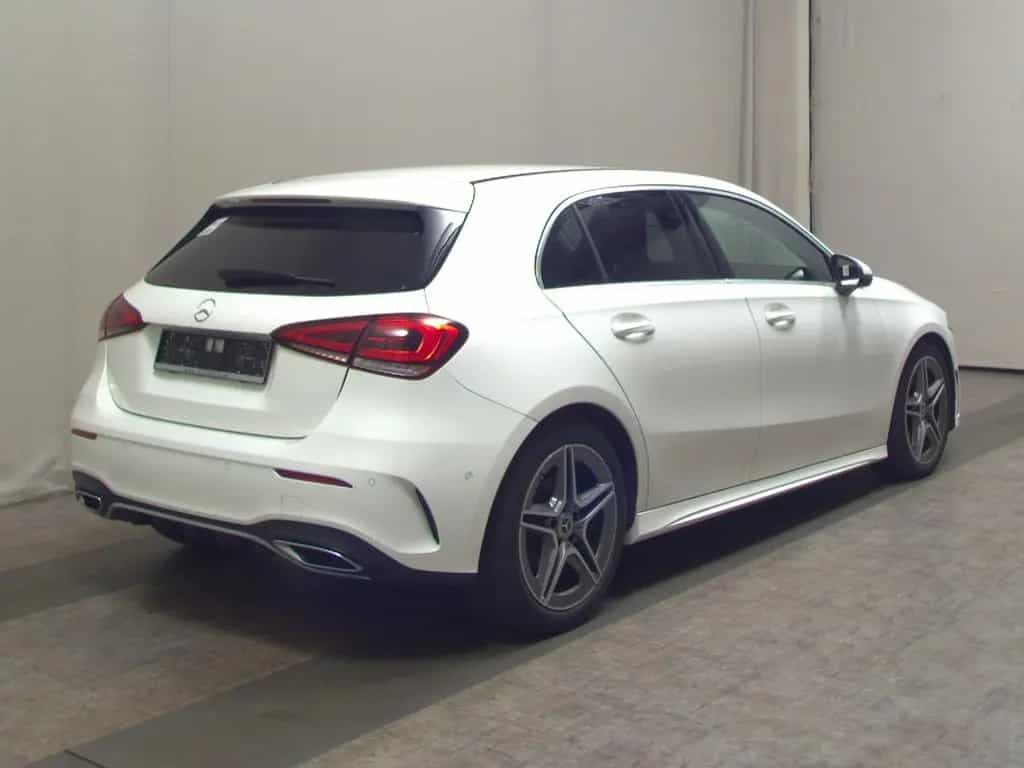 Mercedes-Benz A 200 d AMG-Line Navi LED Rückfahrkamera PDC Shz 07/2021-photo-3