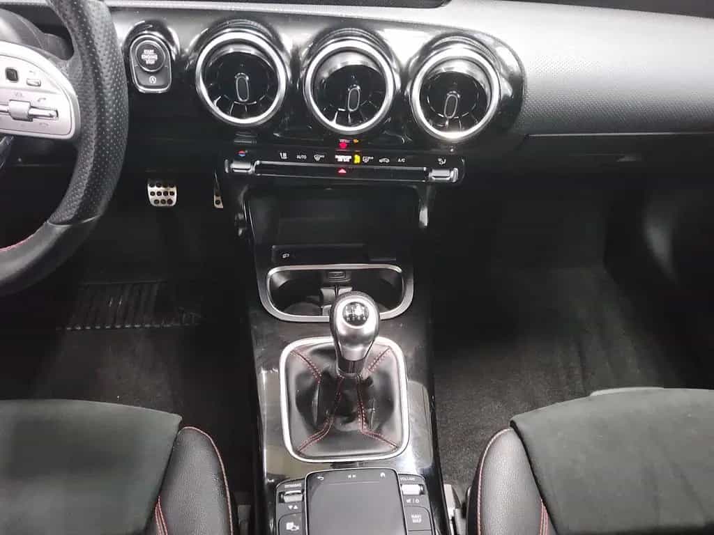 Mercedes-Benz A 200 d AMG-Line Navi LED Rückfahrkamera PDC Shz 07/2021-photo-5